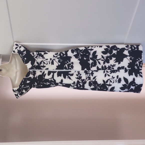 Bardot Black & White Floral Print Off the Shoulder Dress - Size 8 (M) - Picture 4 of 13